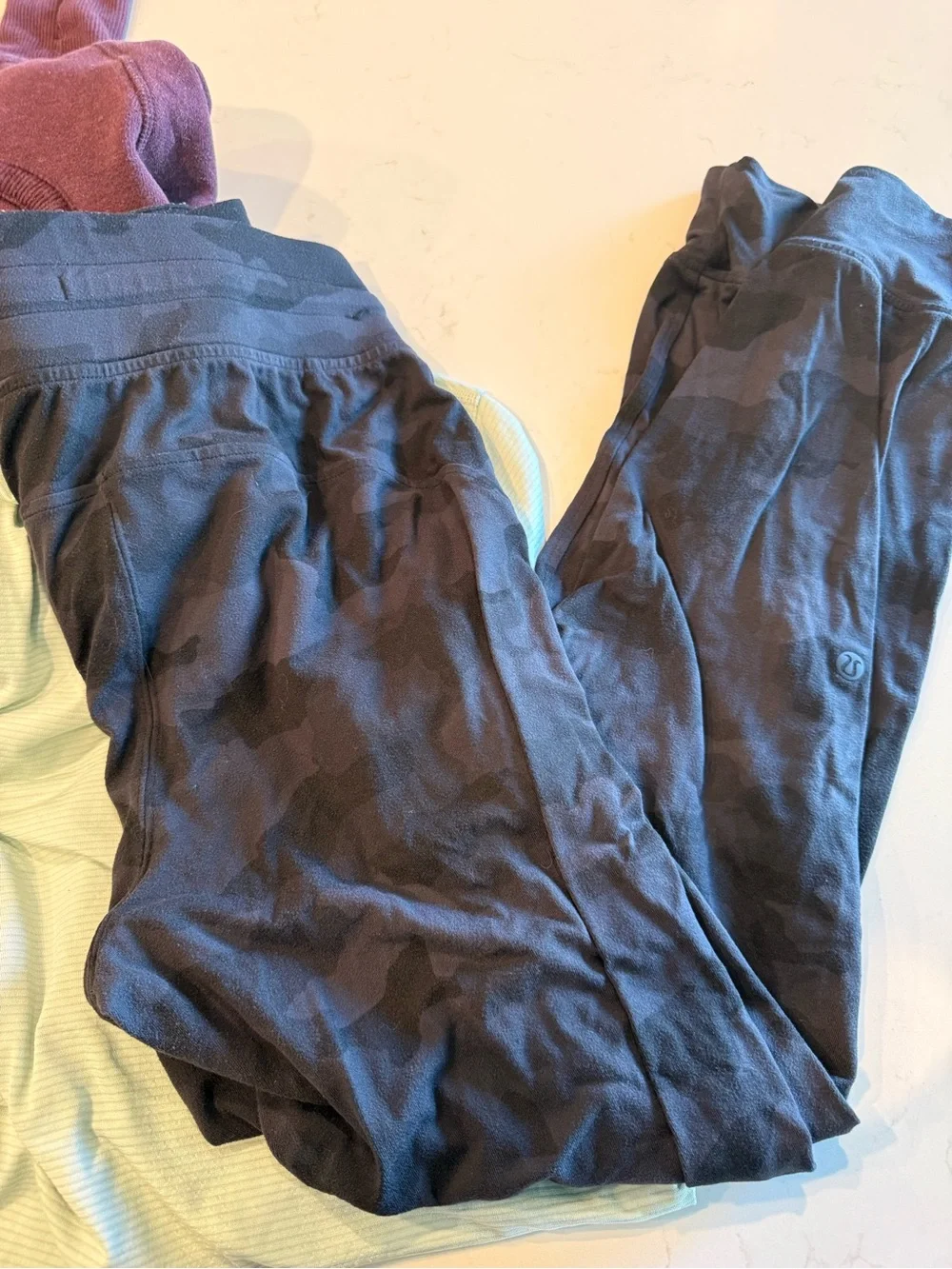 Lululemon 5 Piece Bundle Pants Scuba Jacket Swiftly Long Sleeve Size 4 6 8 - Picture 4 of 12